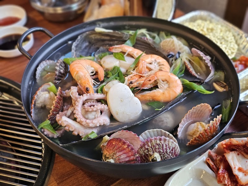 강릉염전조개구이 강릉역본점