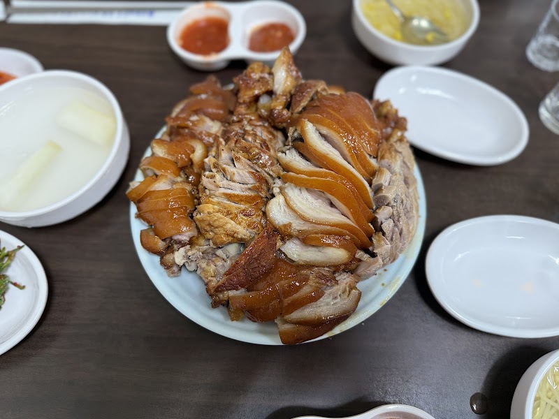 와글와글족발