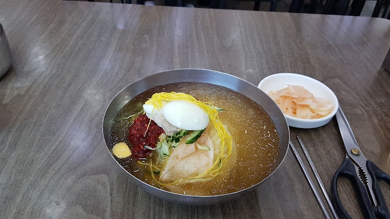 사철밀면