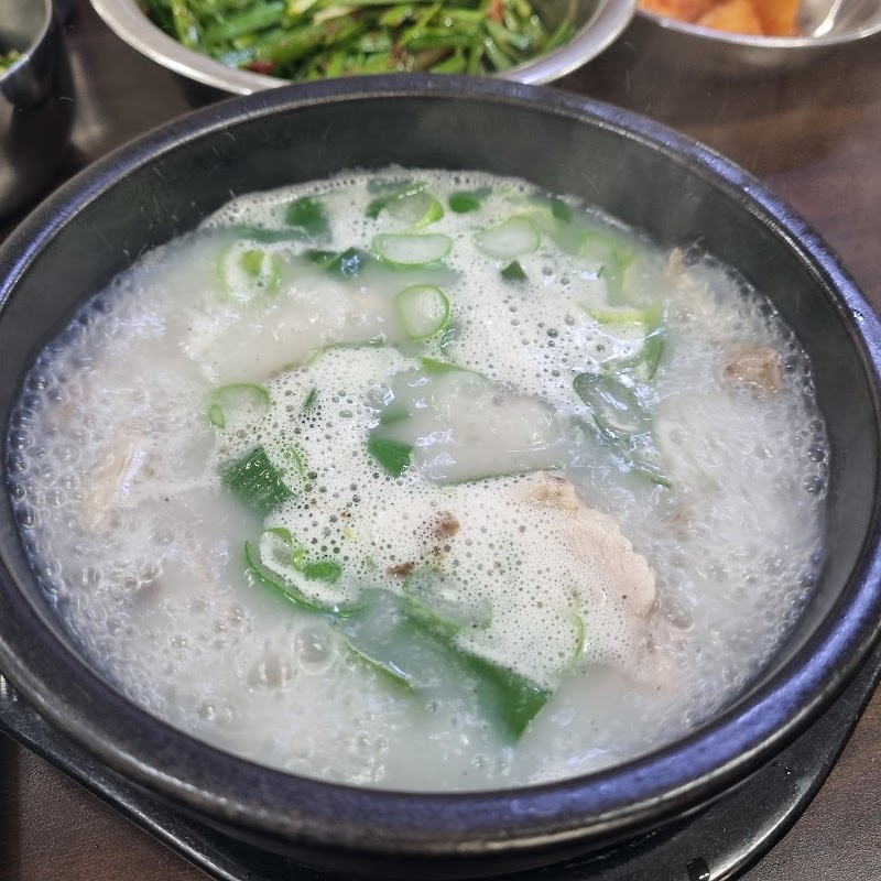 용강돼지국밥