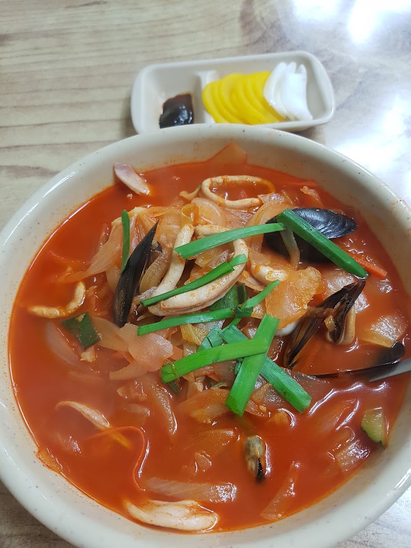 용천홍