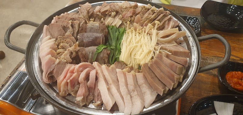 복돼지토종순대국