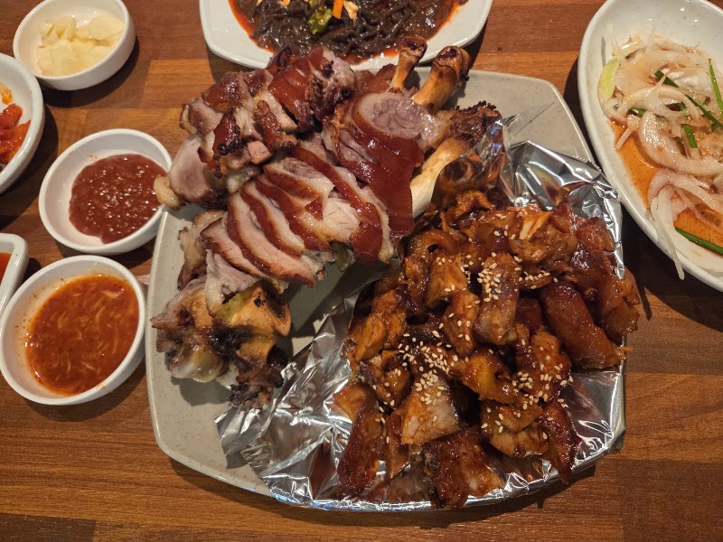참착한족발