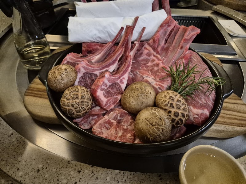 양인환대 극진